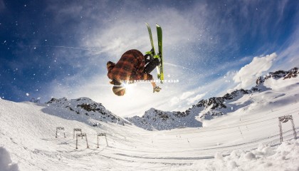 c7c7.app-澳大利亚泳坛新星横空出世 勇夺金牌改写奥运格局